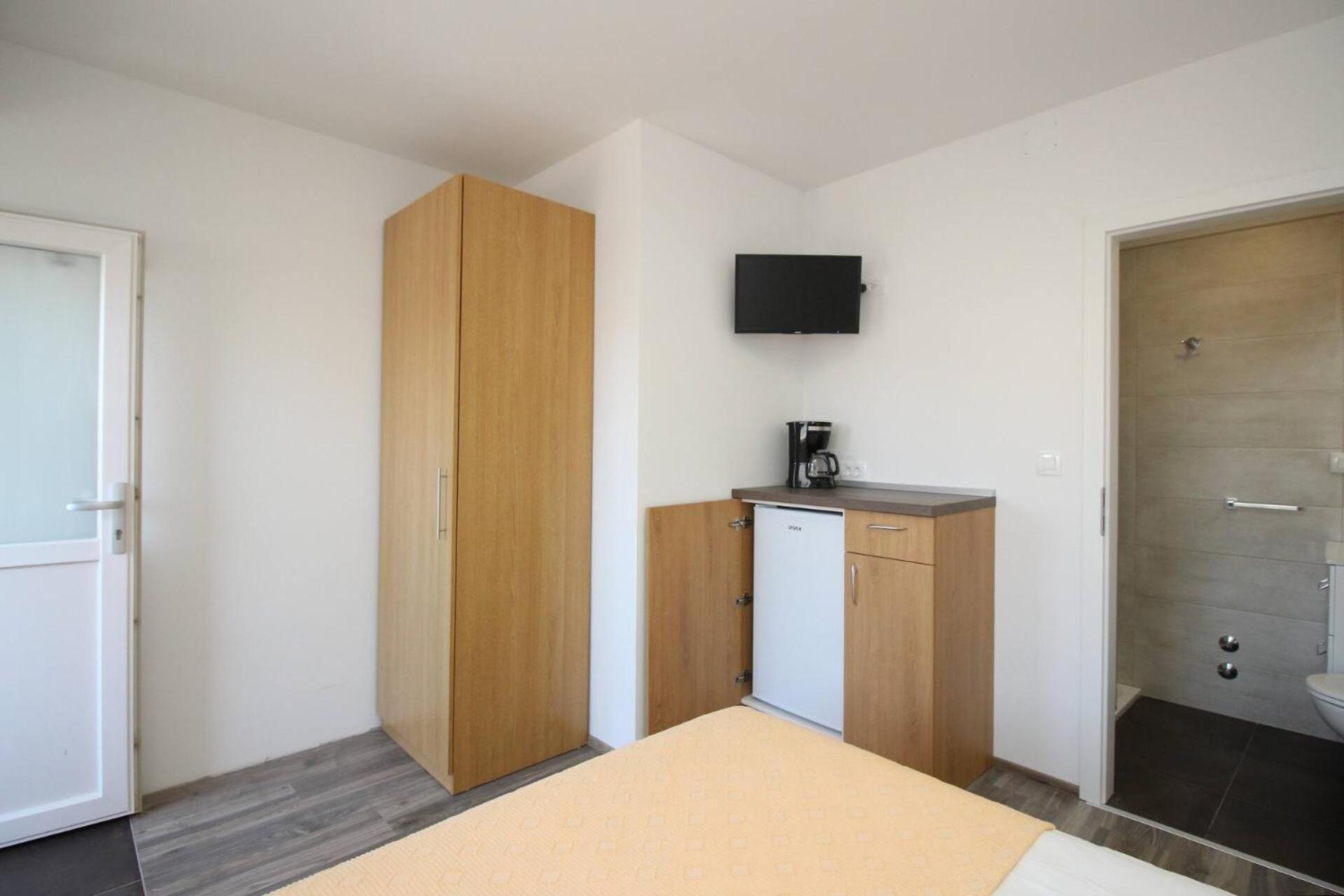 Apartments & Rooms Dekanic Baška Екстериор снимка
